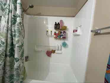 Single bedroom for rent!