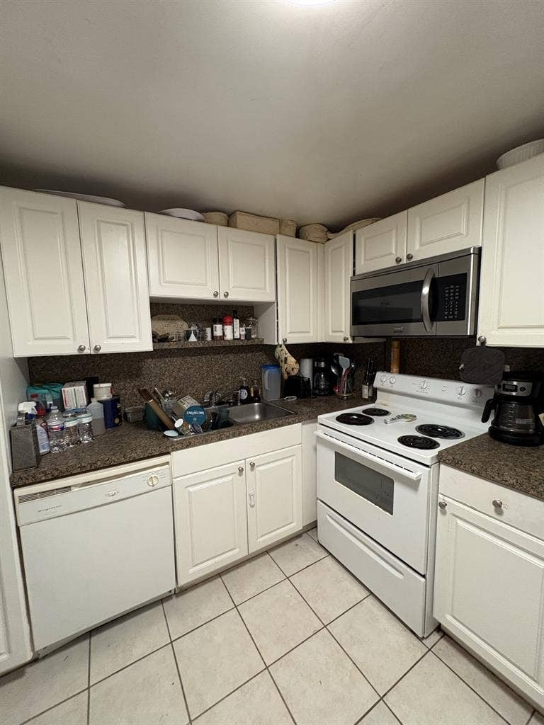 Single bedroom for rent!