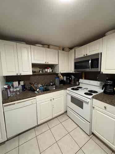 Single bedroom for rent!