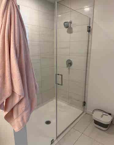 Room in stunning high-rise Oakland