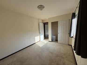Private, Safe & Convenient Room