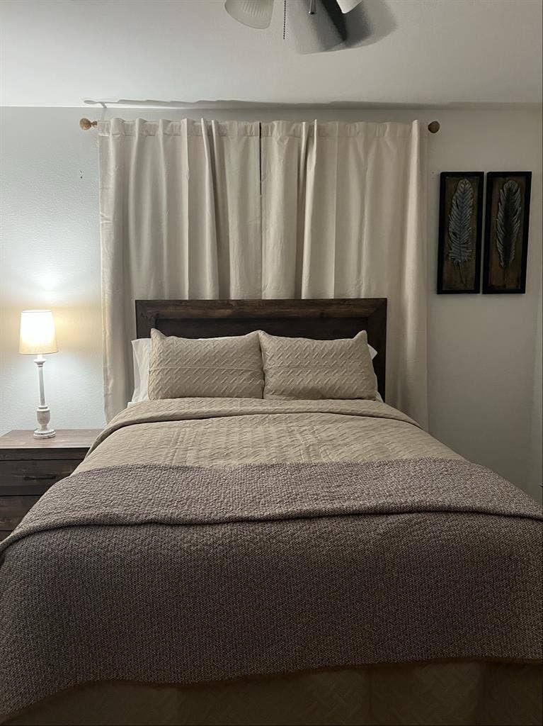 GENEROUS SIZE ROOM FURNISHED