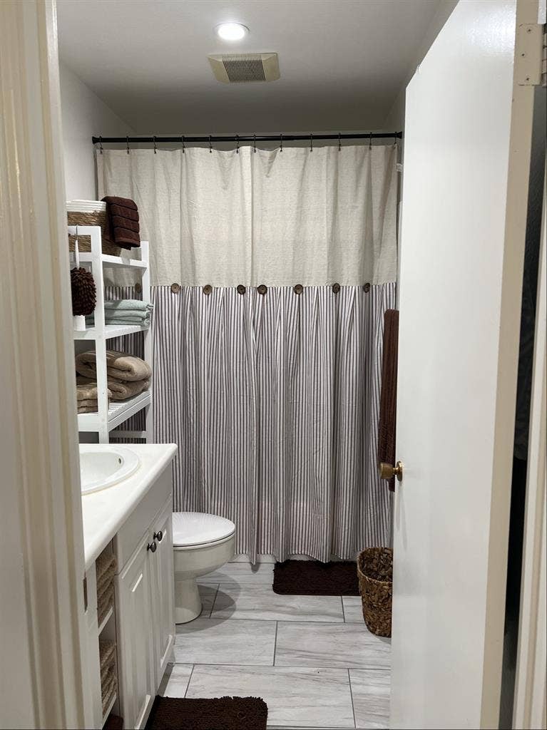 GENEROUS SIZE ROOM FURNISHED