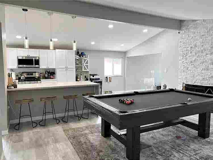 Master bedroom w/ private bathroom