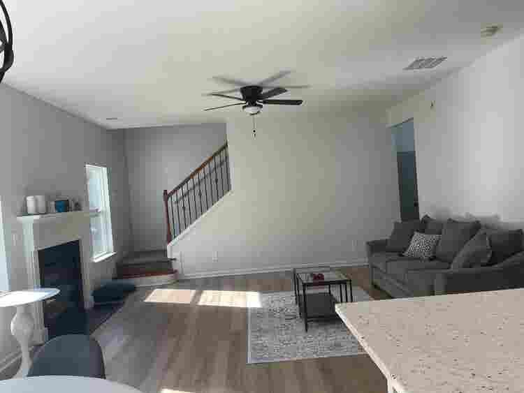 2 rooms available share a bathroom 