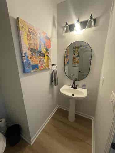 2 rooms available share a bathroom 
