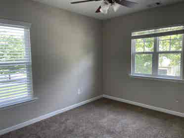 2 rooms available share a bathroom 