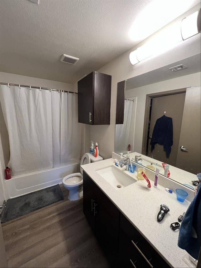 Private bedroom for rent