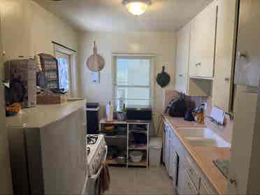 Room for rent in Belmont Heights