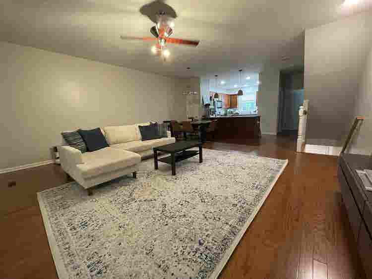 First Floor Room/Bathroom for Rent