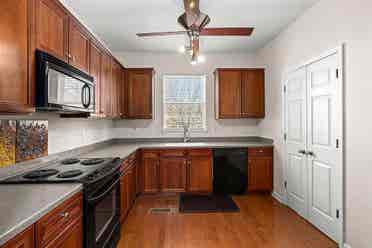 First Floor Room/Bathroom for Rent