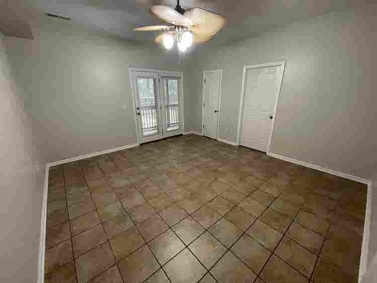 First Floor Room/Bathroom for Rent