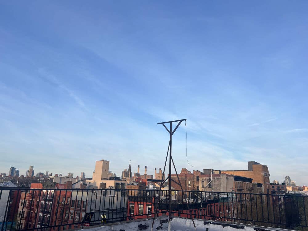 🌸 Room Available – East Village