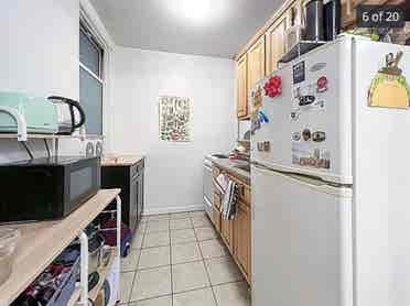 🌸 Room Available – East Village
