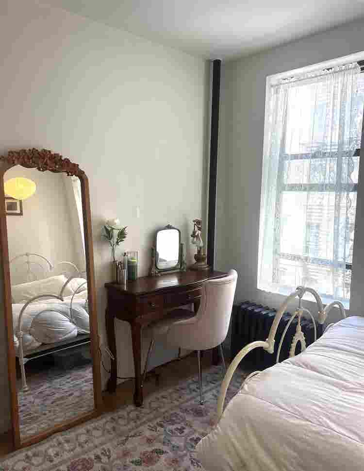 🌸 Room Available – East Village