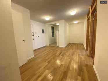 🌸 Room Available – East Village