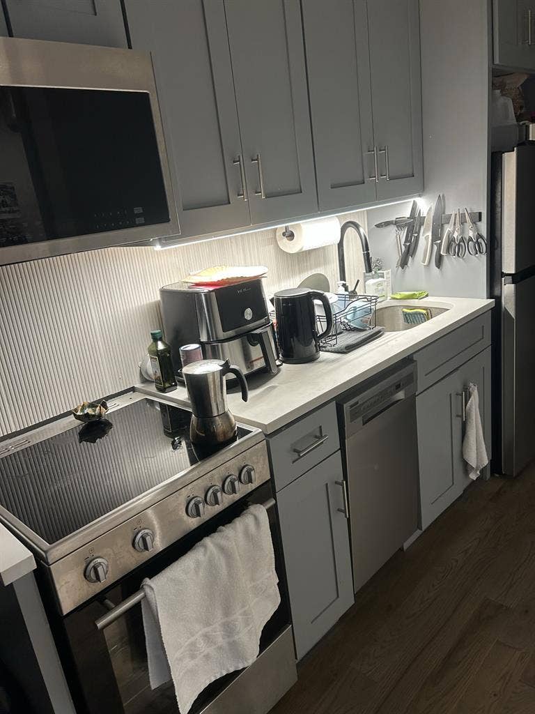 Apt in New Bldg with Balcony