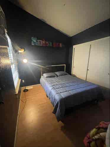 Room in Southwest Bakersfield