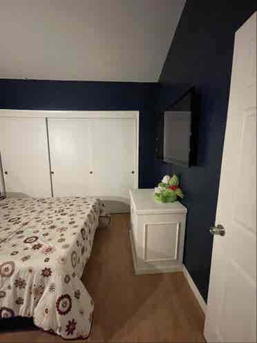 Room in Southwest Bakersfield