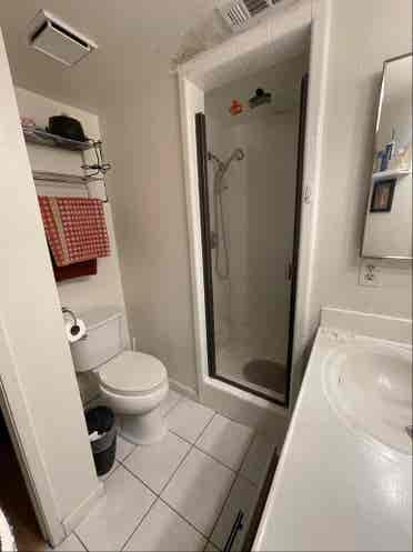 Room in Southwest Bakersfield