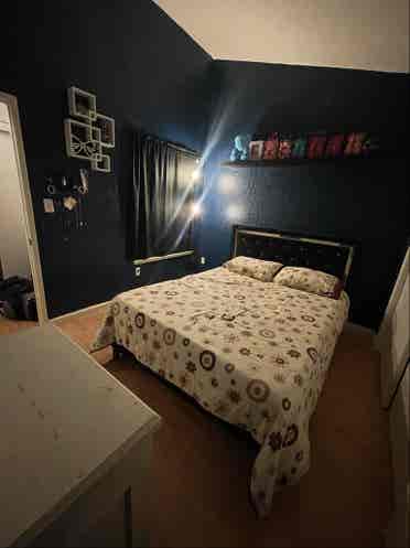 Room in Southwest Bakersfield