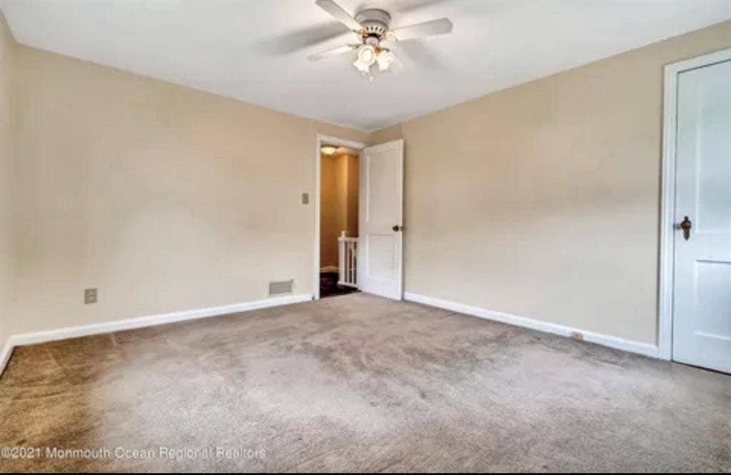 Big, beautiful room in Edison, NJ.
