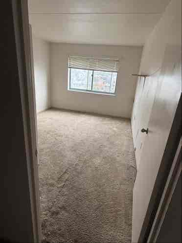 Room For Rent Serious Inquiries!!