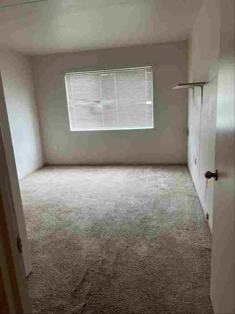 Room For Rent Serious Inquiries!!