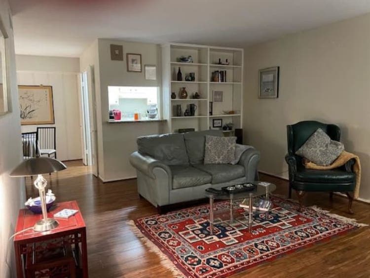 All bills paid Private 
Room & bath