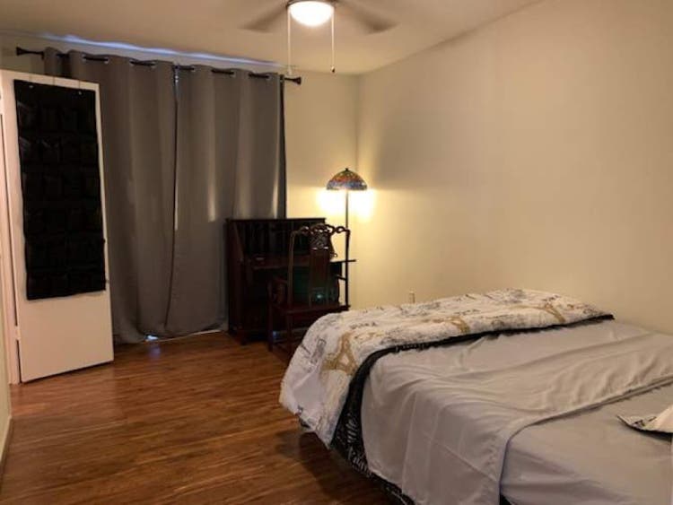 All bills paid Private 
Room & bath