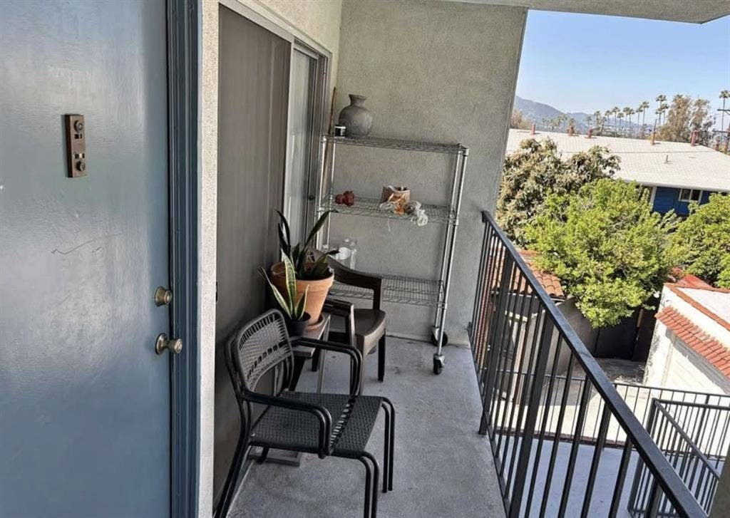 MOVE IN ASAP