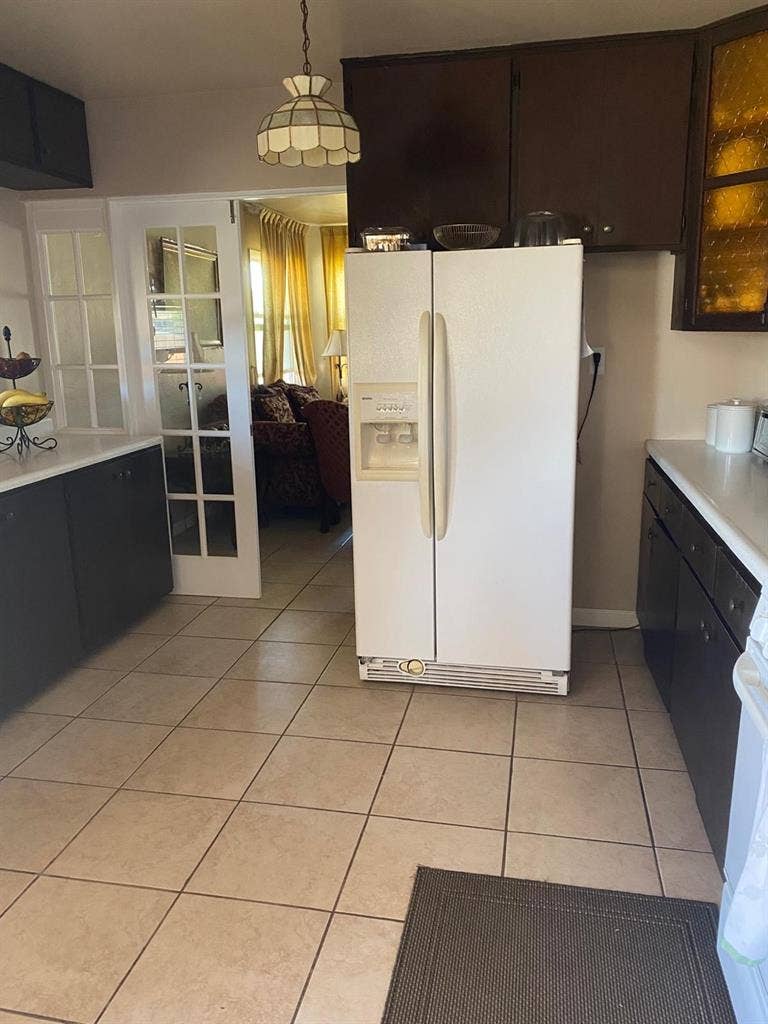 2 rooms for rent in a clean house