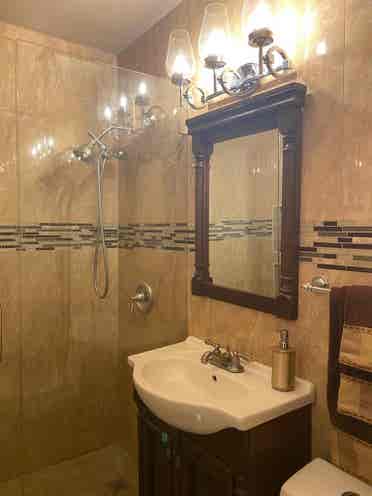 2 rooms for rent in a clean house