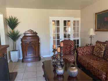 2 rooms for rent in a clean house