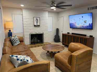Room Available THIRTEENTHmonthFREE!