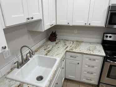 Room Available THIRTEENTHmonthFREE!