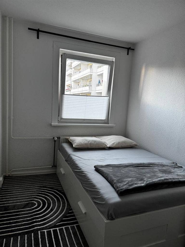 Looking for a flatmate from July