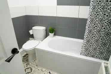 Double room with private bathroom