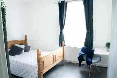 Double room with private bathroom