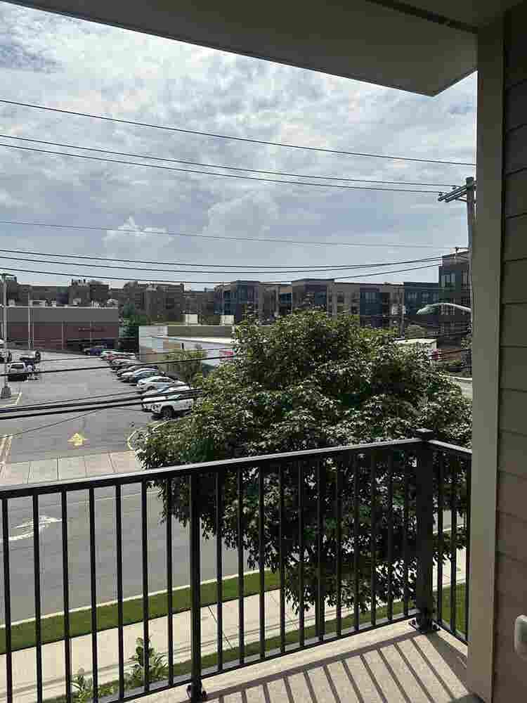 1 Bed Apt Leasing Aug st