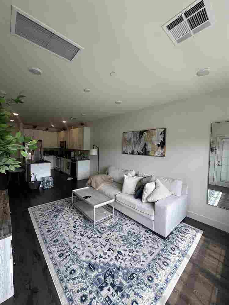 1 Bed Apt Leasing Aug st