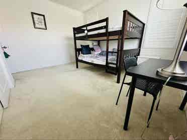 single room for leasing
