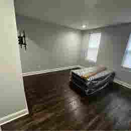 Small Room in Baltimore