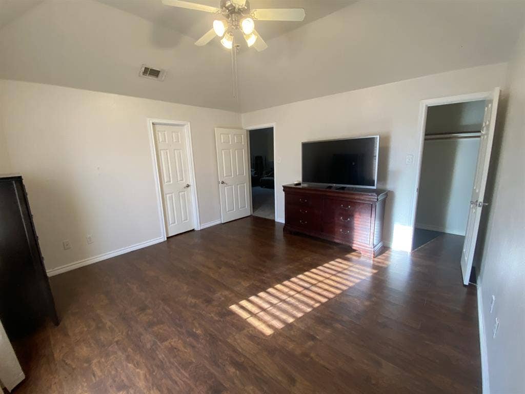 Furnished month to month lease