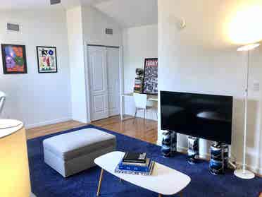 Huge Bedroom in  sqft Duplex