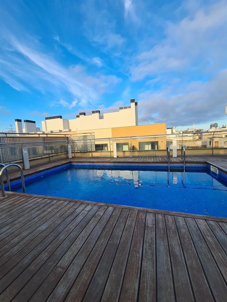 Room nearby Drassanes Metro (L3)