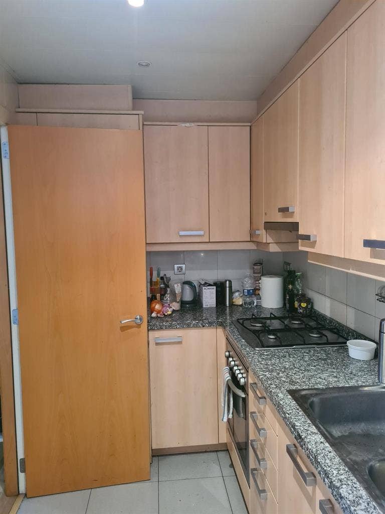 Room nearby Drassanes Metro (L3)