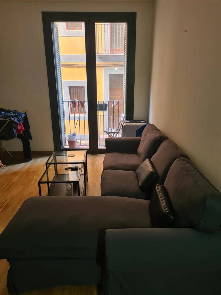 Room nearby Drassanes Metro (L3)