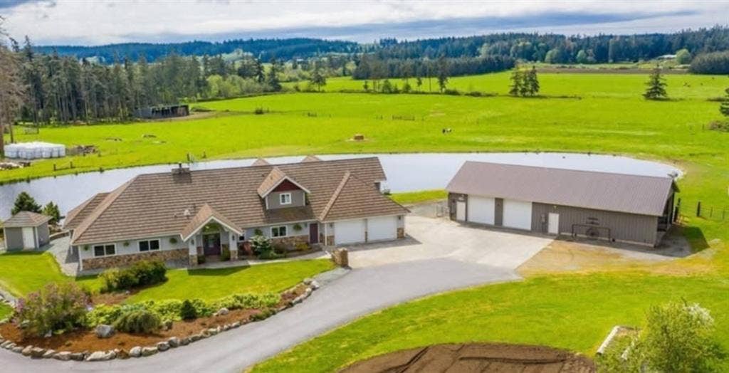 Room for rent on farm