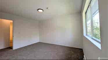Room for rent WITH private bathroom